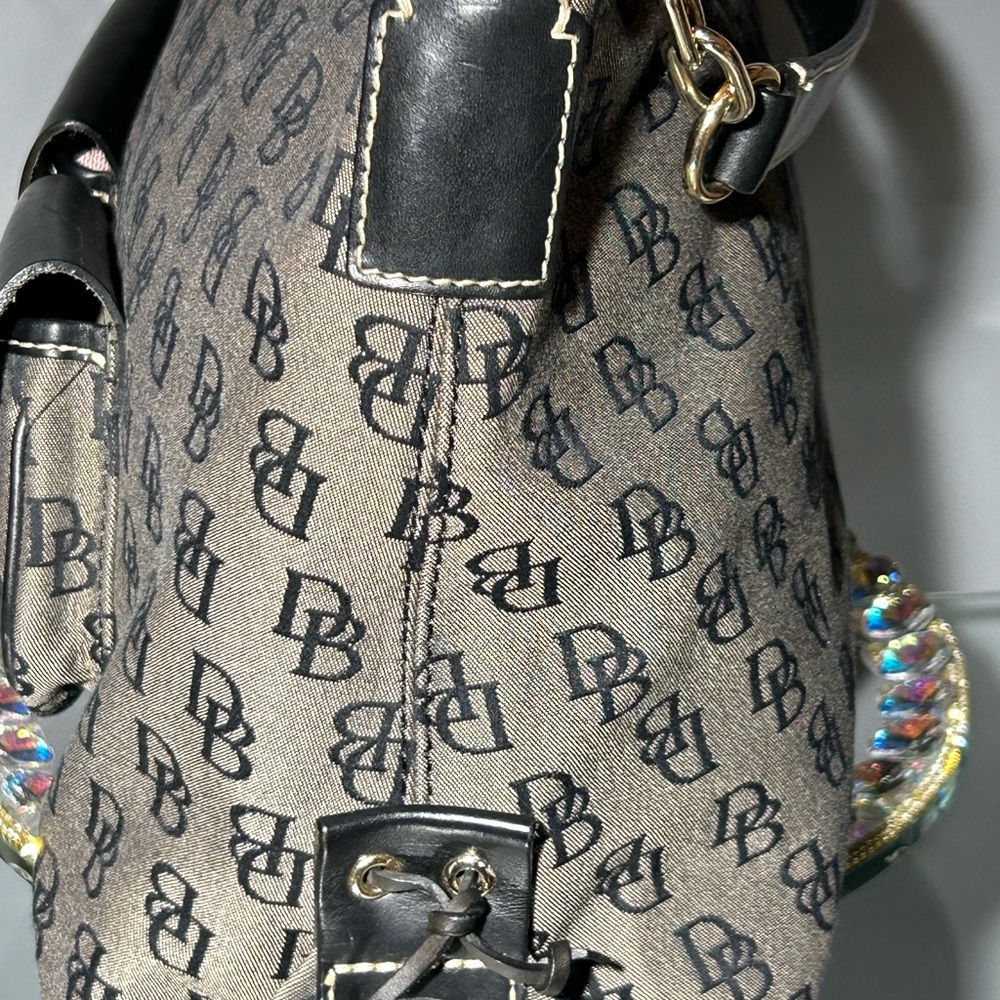Dooney & Bourke Black and Tan Tote Bag Approx. 18” x 10” x 5.5” - Picture 7 of 16